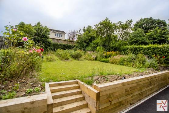 3196W 14 filming location house in west yorkshire raised garden.jpg