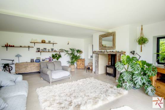 3194N 10 tv drama location house in north yorkshire cool family living room.jpg