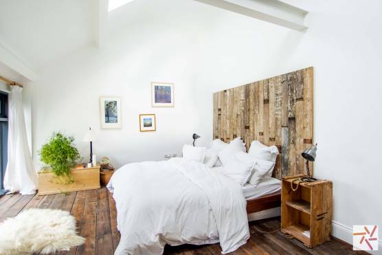 3194N 14 photo shoot location house in north yorkshire modern bedroom.jpg