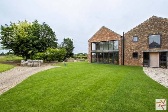 3194N 22 tv drama location house in north yorkshire cool barn conversion.jpg