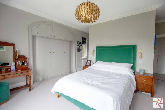 3205W 12 tv drama location house in west yorkshire period property bedroom.jpg