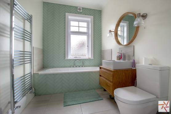 3205W 16 tv commercial location house in west yorkshire family bathroom.jpg