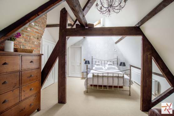 3206N-24-tv-drama-location-house-in-north-yorkshire-attic-bedroom-with-wooden-beams 