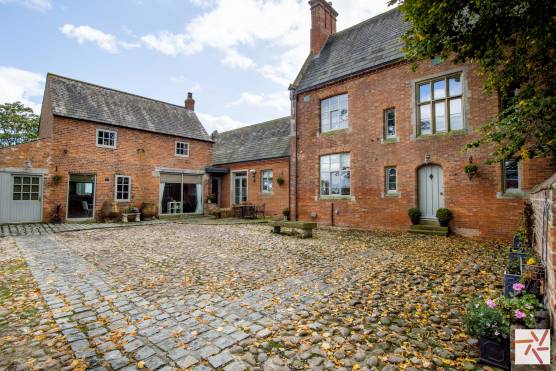 3206N 31 photo shoot location house in north yorkshire courtyard of period property.jpg