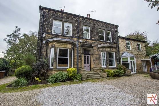 3210W-19-film-shoot-location-house-in-west-yorkshire-detached victorian family home