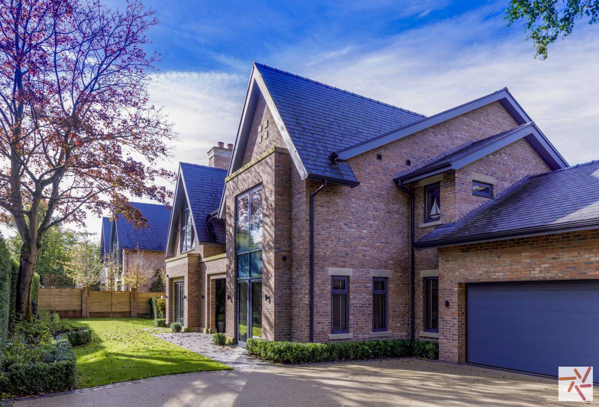 Luxurious Cheshire location house with large open plan rooms and a stunning staircase available