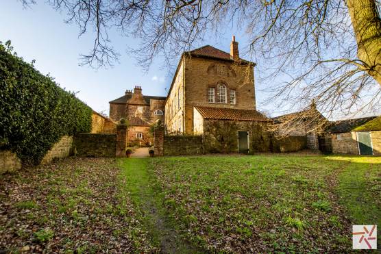 3219N 23 tv drama location house in north yorkshire stunning gardens.jpg