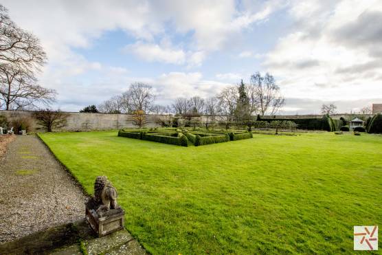 3219N 27 filming location shoot location house in north yorkshire stunning rural gardens.jpg