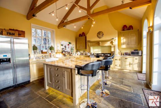 3219N 9 photo shoot location house in north yorkshire country style kitchen.jpg