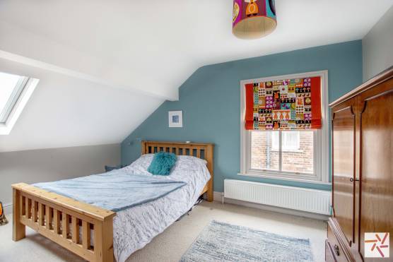 3239M 10 filming location house in Manchester teenager bedroom.jpg