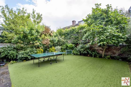 3239M 12 tv drama location house in Manchester family garden.jpg