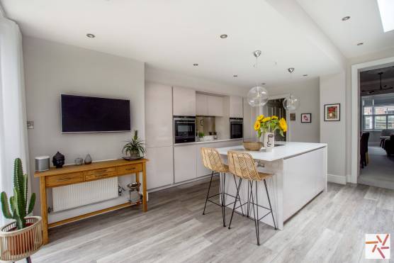 3240M 3 tv drama location house in Manchester open plan kitchen