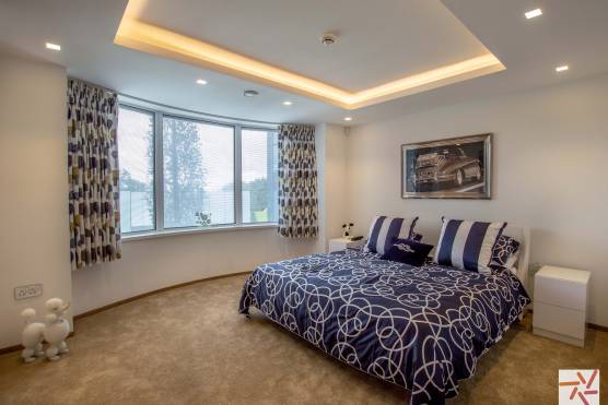 3244C 26 filming location house in Cheshire stylish bedroom.jpg