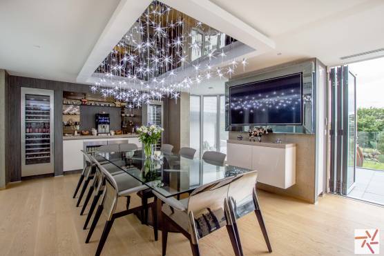 3244C 7 filming location house in Cheshire contemporary dining area.jpg
