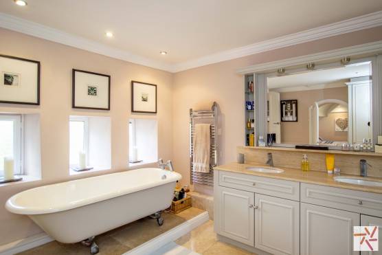 3248C 21 tv commercial location house in cheshire family bathroom.jpg