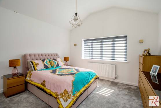 3249C 10 filming location house in cheshire bedroom.jpg