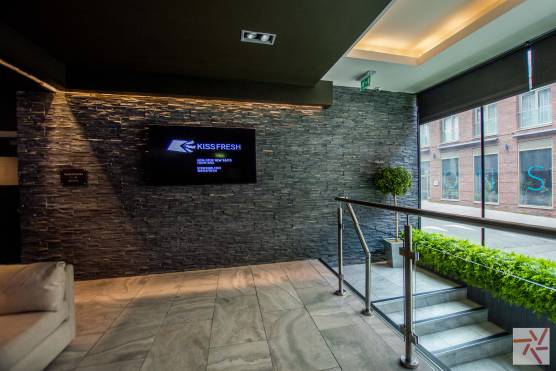 3260V 10 photo shoot location in Liverpool hotel entrance.jpg