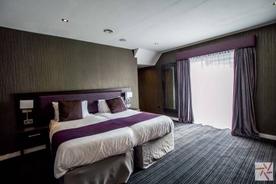 3260V 8 tv drama location in Liverpool stylish bedroom in apartment hotel.jpg