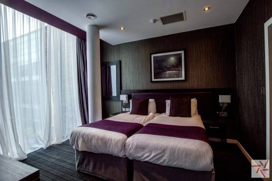 3260V 9 tv commercial location in Liverpool bedroom.jpg