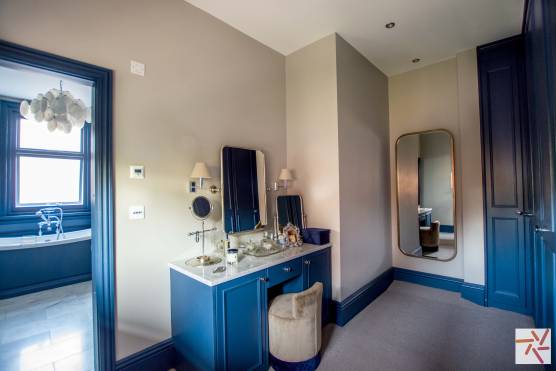 3253L 13 tv commercial location house in Lancashire stylish dressing area.jpg