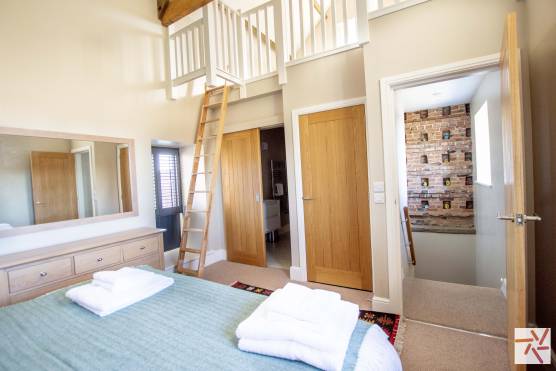 3268W 7 tv drama location house in North yorkshire bedroom with annexe.jpg