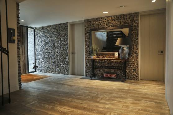 3275S 18 filming location house in Chichester stylish entrance hallway.jpg
