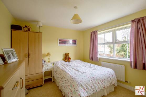 3271L 11 tv drama location house in Lancashire kids bedroom.jpg