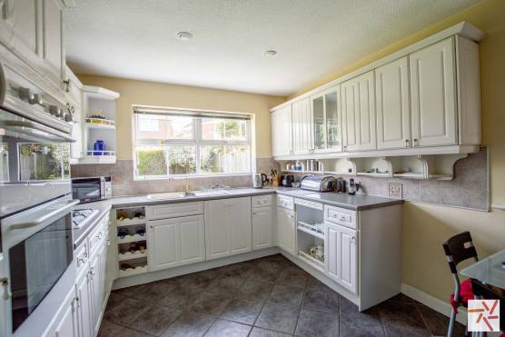3271L 7 tv drama location house in Lancashire family kitchen.jpg