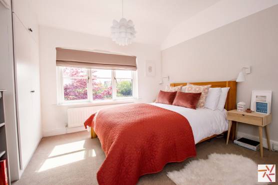 3277C 11 filming location house in Cheshire stylish bedroom.jpg