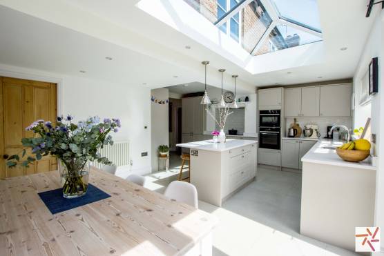 3277C 3 tv drama location house in Cheshire open plan family kitchen.jpg