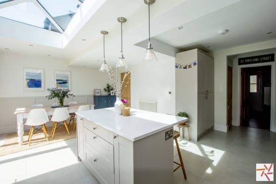 3277C 4 tv commercial location house in Cheshire open plan family kitchen.jpg
