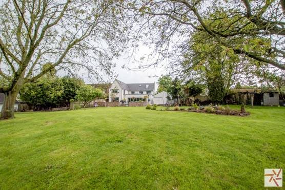 3280C 23 TV Drama location house in Cheshire beautiful large garden space.jpg
