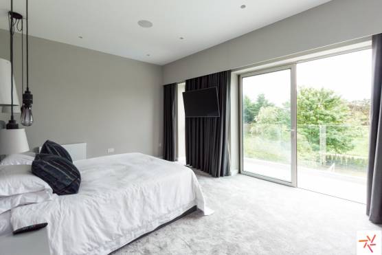 3282W 20 photo shoot location house in Leeds stylish bedroom