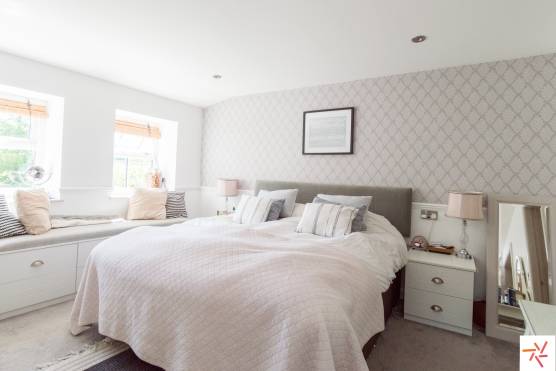 3284M 10 photo shoot location house in Manchester light and airy master bedroom