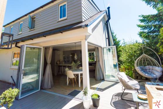 3284M 14 tv drama location house in Manchester bifolding doors with indoor outdoor living space