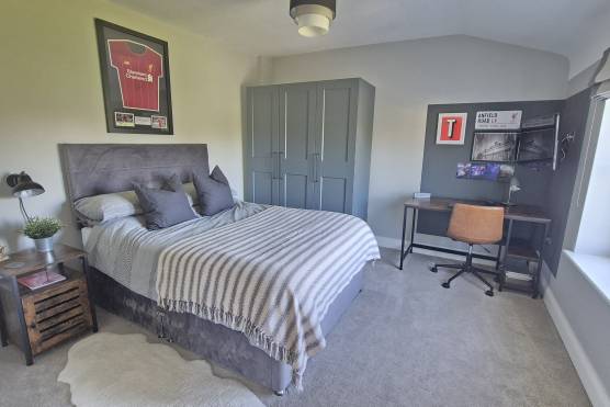 3287C 20 filming location house in Cheshire boys bedroom.jpg