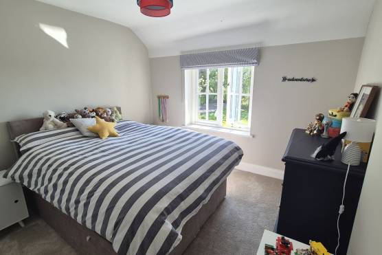 3287C 28 filming location house in Cheshire kids bedroom.jpg