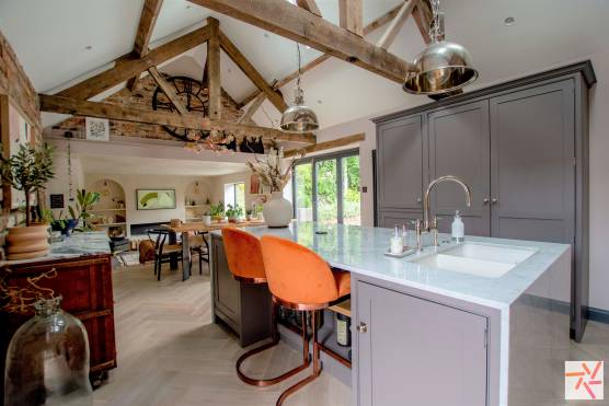 3291N 10 tv commercial location house in York open plan kitchen with beams.jpg