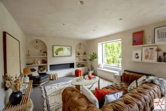 3291N 13 tv drama location house in York stylish open plan living area.jpg