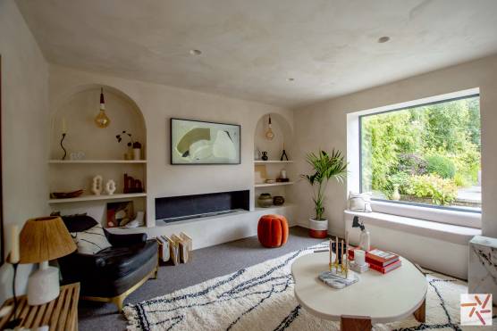 3291N 14 filming location house in York light living area.jpg