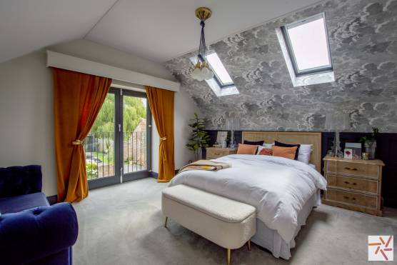 3291N 23 filming location house in York stylish bedroom.jpg
