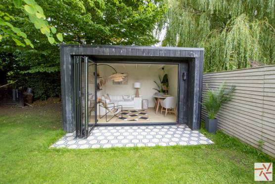 3291N 33 tv drama location house in North Yorkshire garden room.jpg