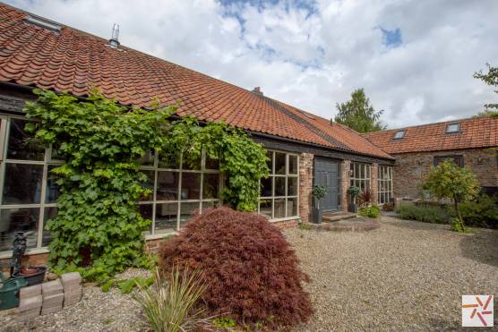 3291N 36 tv shoot location house in York country house.jpg