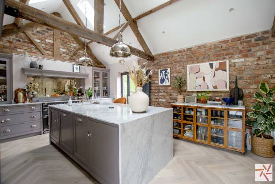 3291N 7 tv shoot location house in York exposed brick kitchen.jpg