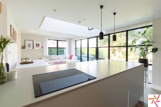 3295W 5 tv drama location house in Leeds stylish open plan kitchen.jpg
