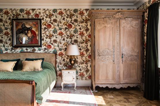 3297W 24 tv shoot location house in West Yorkshire period property bedroom.jpg