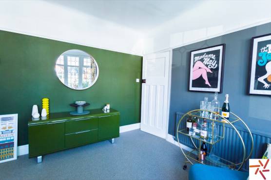 3298M 10 tv commercial location house in Manchester living room.jpg