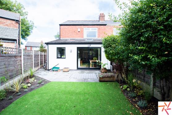 3298M 19 tv drama location house in Manchester garden and patio area.jpg