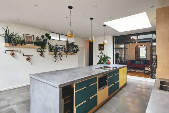3300B 3 tv drama location house in Birmingham open plan modern kitchen.jpg