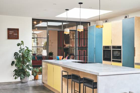 3300B 7 tv drama location house in Birmingham modern kitchen.jpg